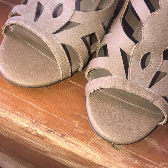 Open toe faux leather chunky heels - Picture 5 of 9